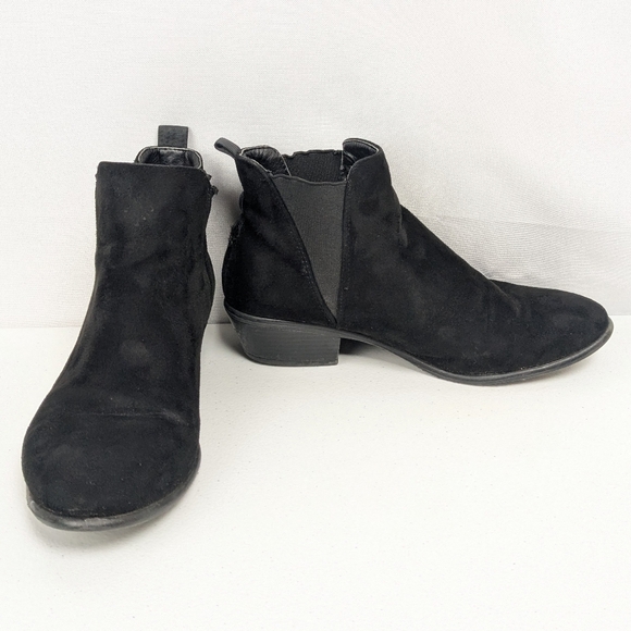 Women's Black Suede Ankle Boots Low Heel Slip On Size 8 - Picture 5 of 9